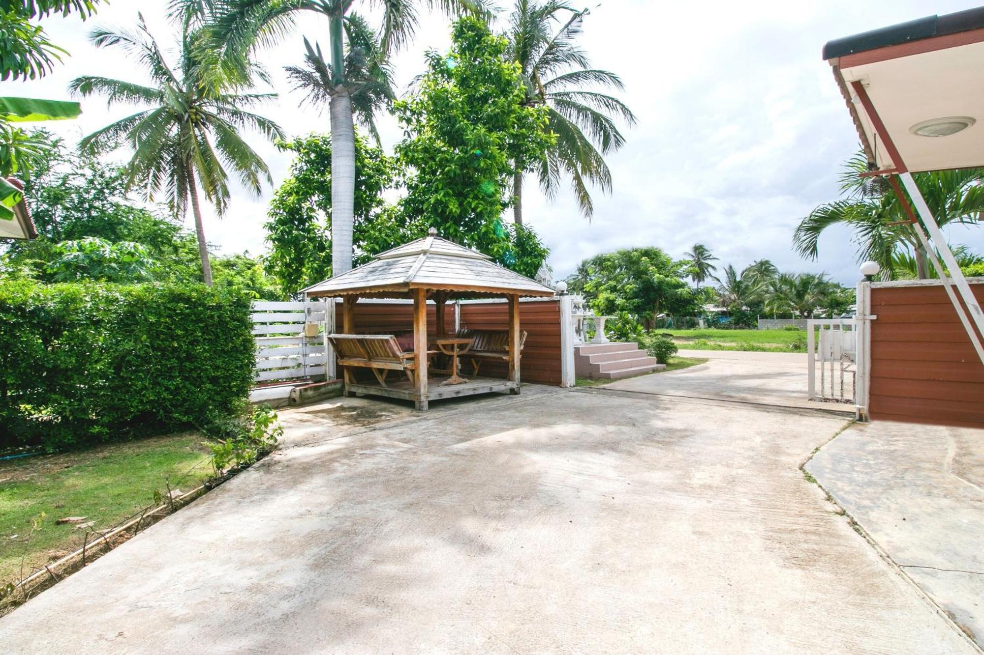 The Rome Resort Pran Buri Esterno foto
